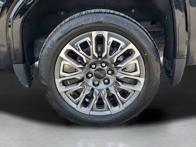 Used 2025 Onyx Black GMC Denali Ultimate image 32