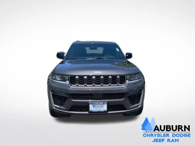 New 2026 Baltic Gray Metallic Clear-Coat Exterior Paint Jeep Limited image 2