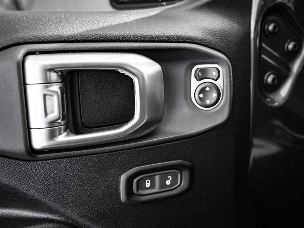 Used 2023 Granite Crystal Metallic Clearcoat Jeep Sport S image 22
