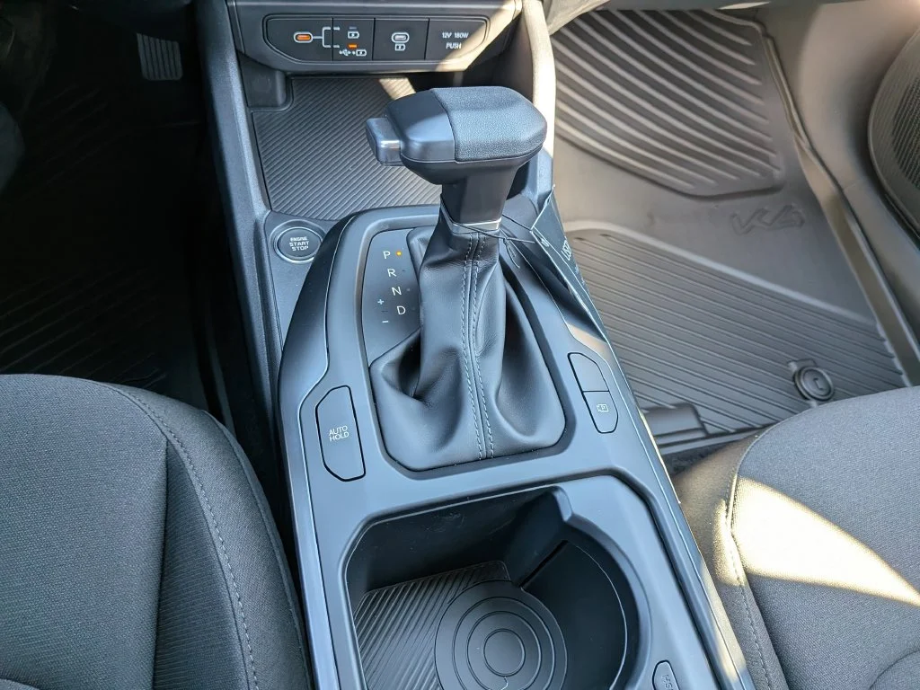 New 2027 Snow White Pearl Kia LXS image 44