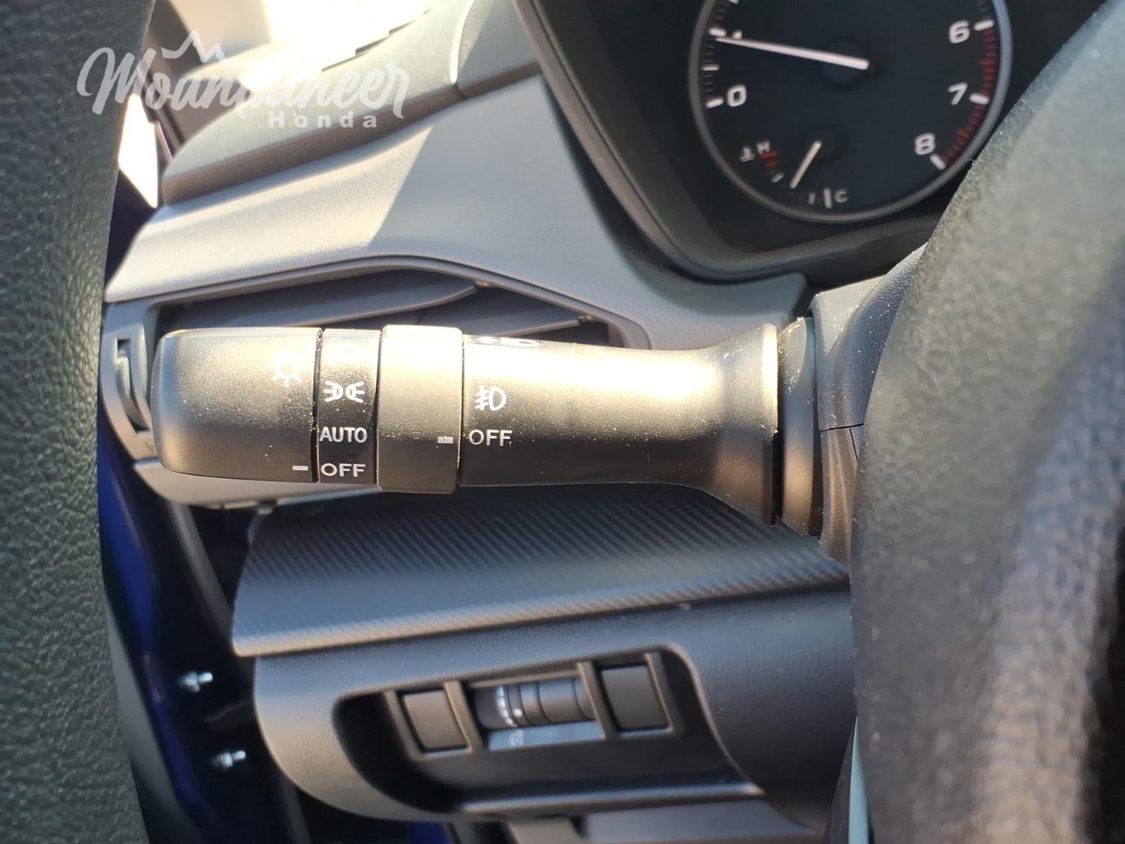 Used 2025 Sapphire Blue Pearl Subaru Premium image 31