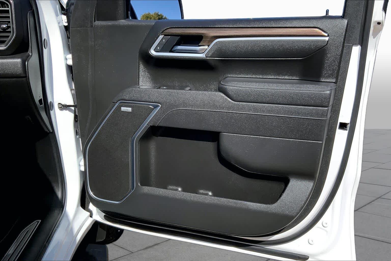 Used 2025 Summit White Chevrolet RST image 23