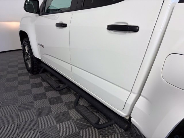 Certified Used 2022 White GMC AT4 w/Cloth image 9
