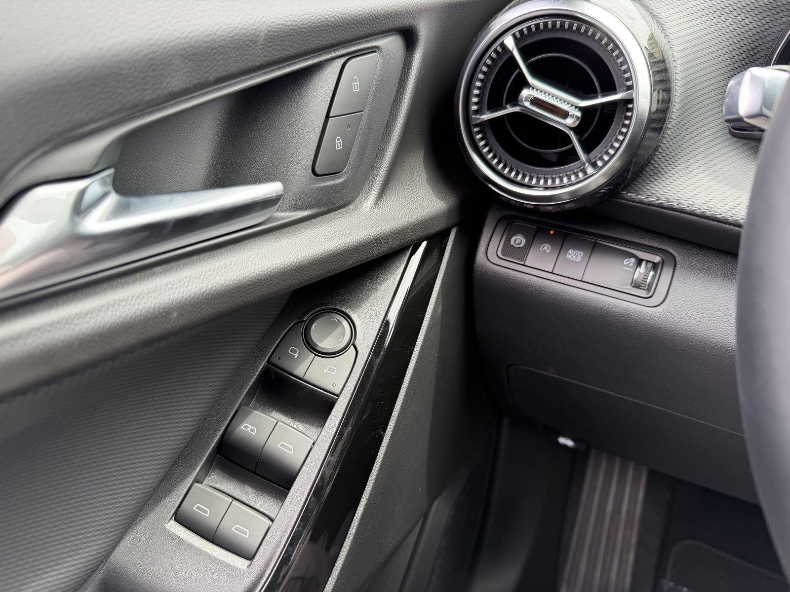 2027 Chevrolet Equinox LT - Photo 11