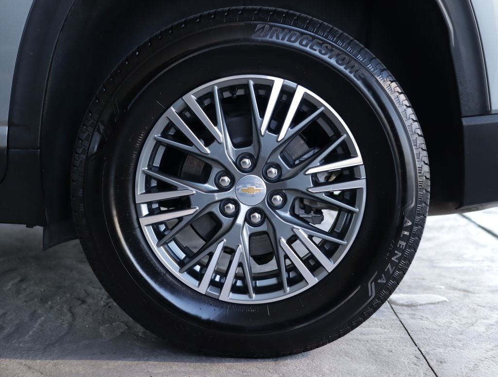 Used 2024 Gray Chevrolet LT image 39