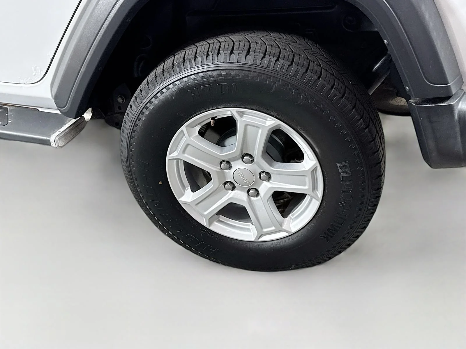 Used 2019 White Jeep Unlimited Sport S image 23