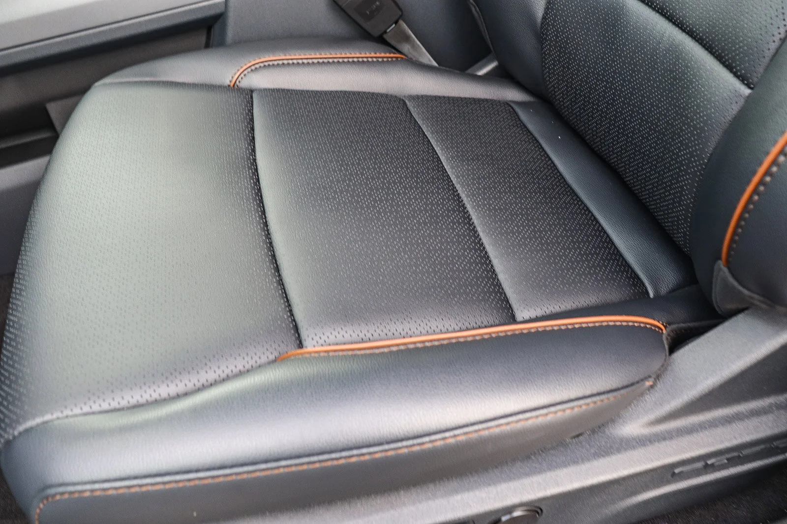 New 2026 Carbonized Gray Metallic Ford F-250® Lariat® image 23