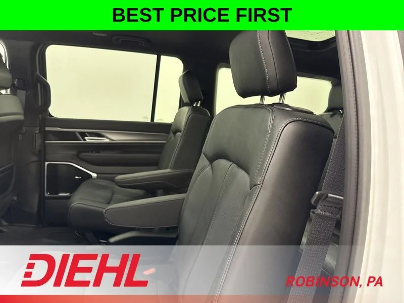 New 2026 Bright White Clear-Coat Exterior Paint Jeep Limited Altitude image 21