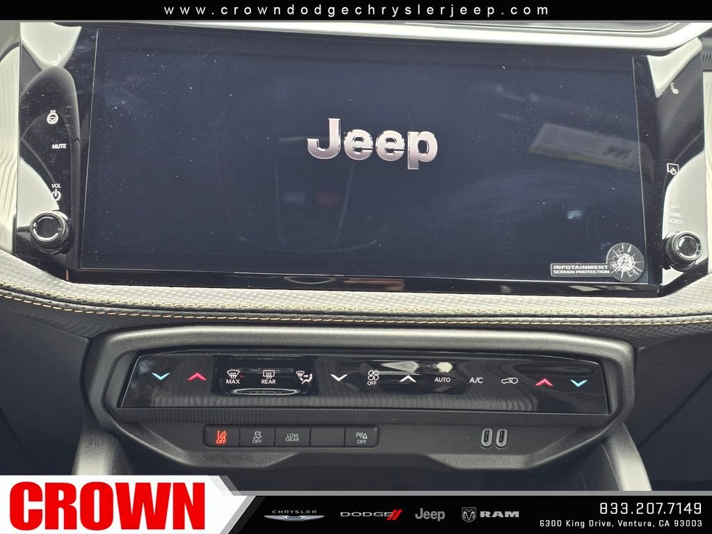 New 2026 Bright White Clear-Coat Exterior Paint Jeep  image 20