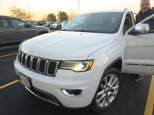 Used 2017 White Jeep Limited image 3