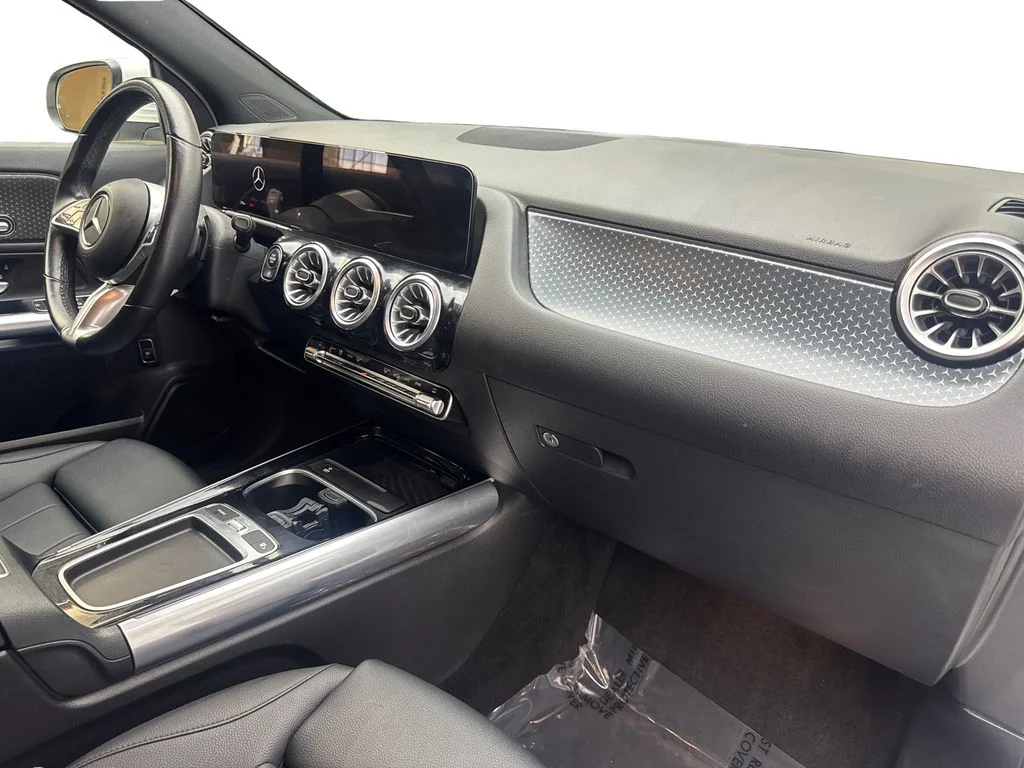 Used 2025 White Mercedes-Benz GLA 250 image 49