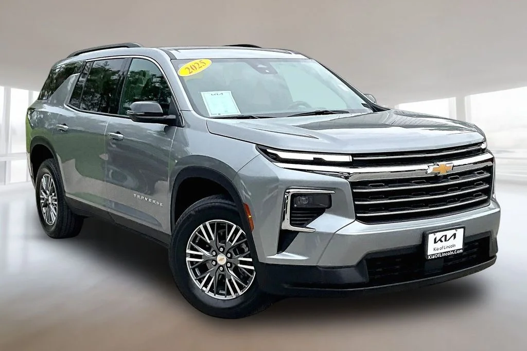 Used 2025 Sterling Gray Metallic Chevrolet LT image 3