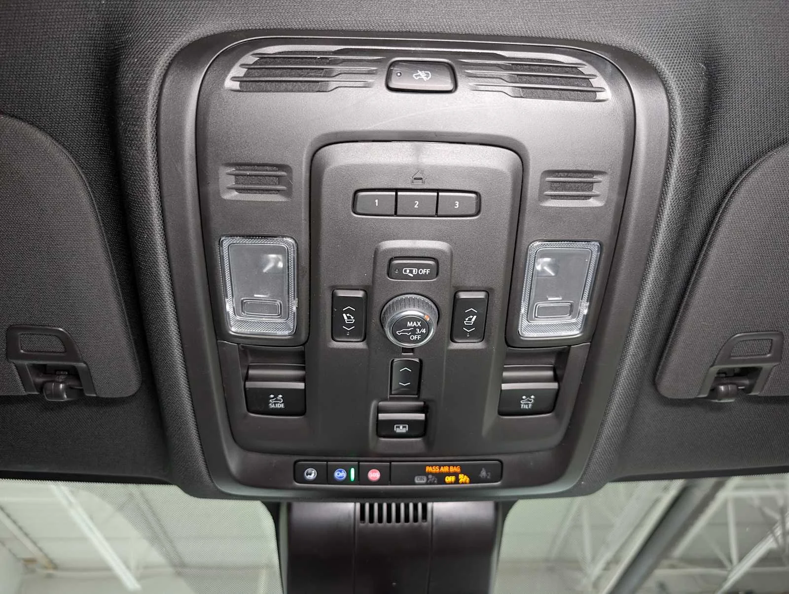Used 2023 ONYX BLACK GMC Denali image 30