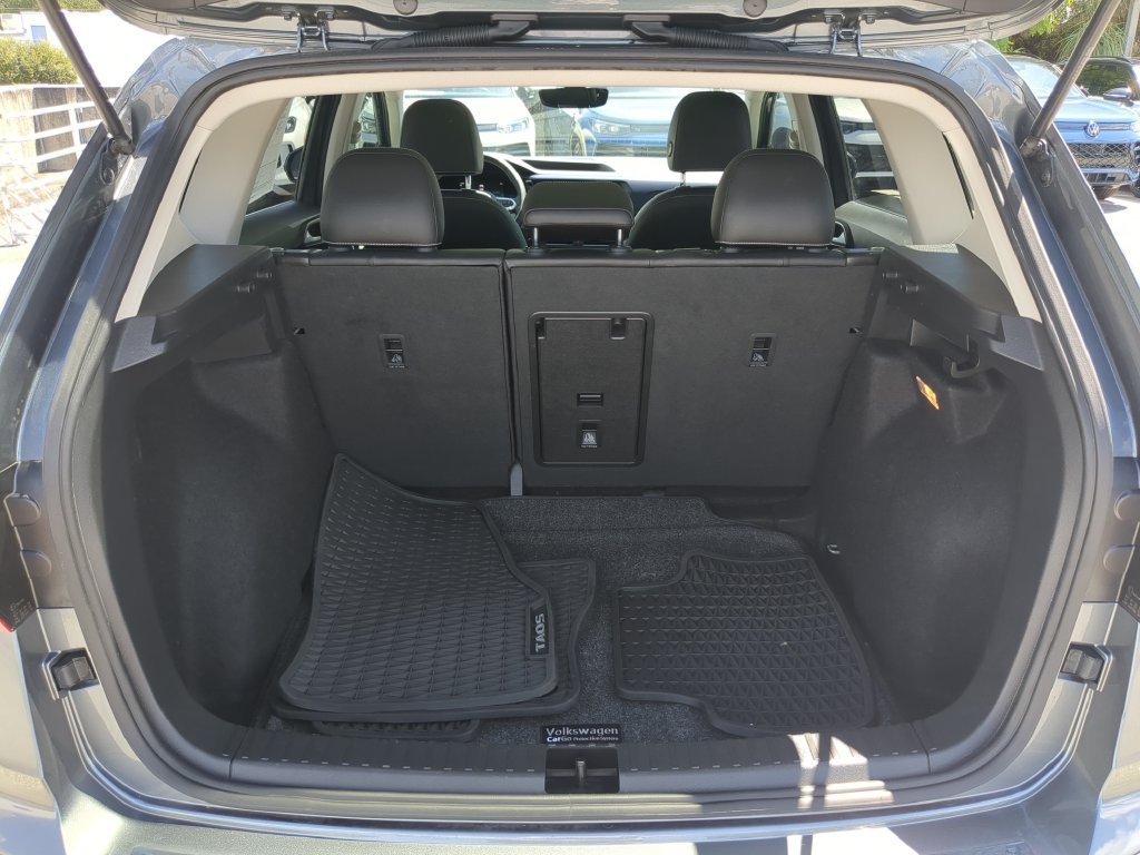 Certified Used 2023 Gray Volkswagen 1.5T SE image 10