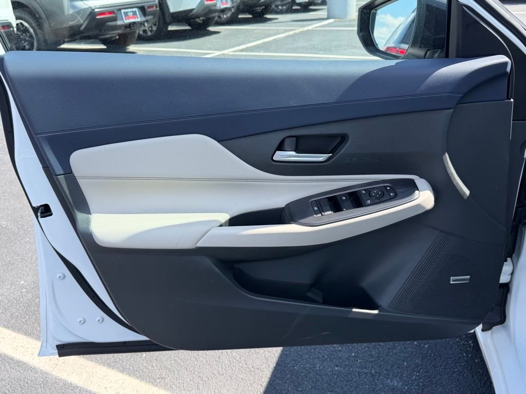 New 2026 Aspen White TriCoat Nissan SL image 11