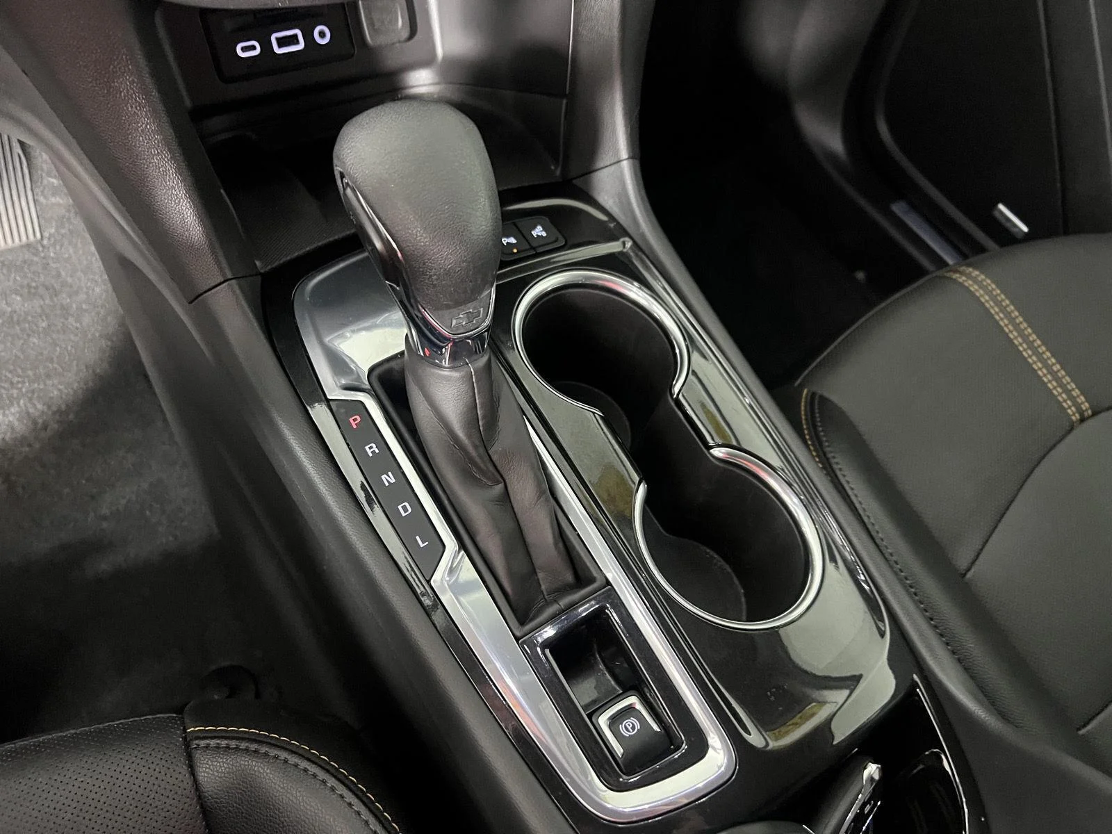 Used 2024 Lakeshore Blue Chevrolet Premier image 5
