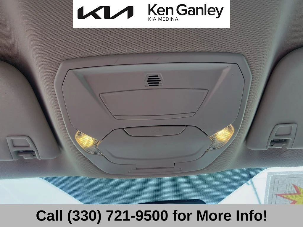 Used 2016 Silver Ford SE image 38