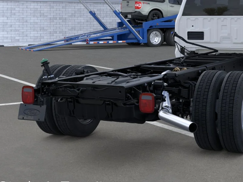New 2026 Oxford White Ford F-550® XL image 21