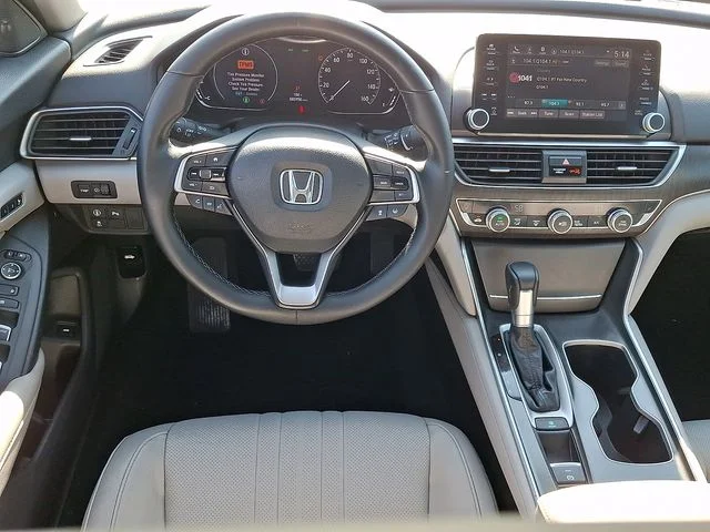 Used 2018 Silver Honda EX-L image 9