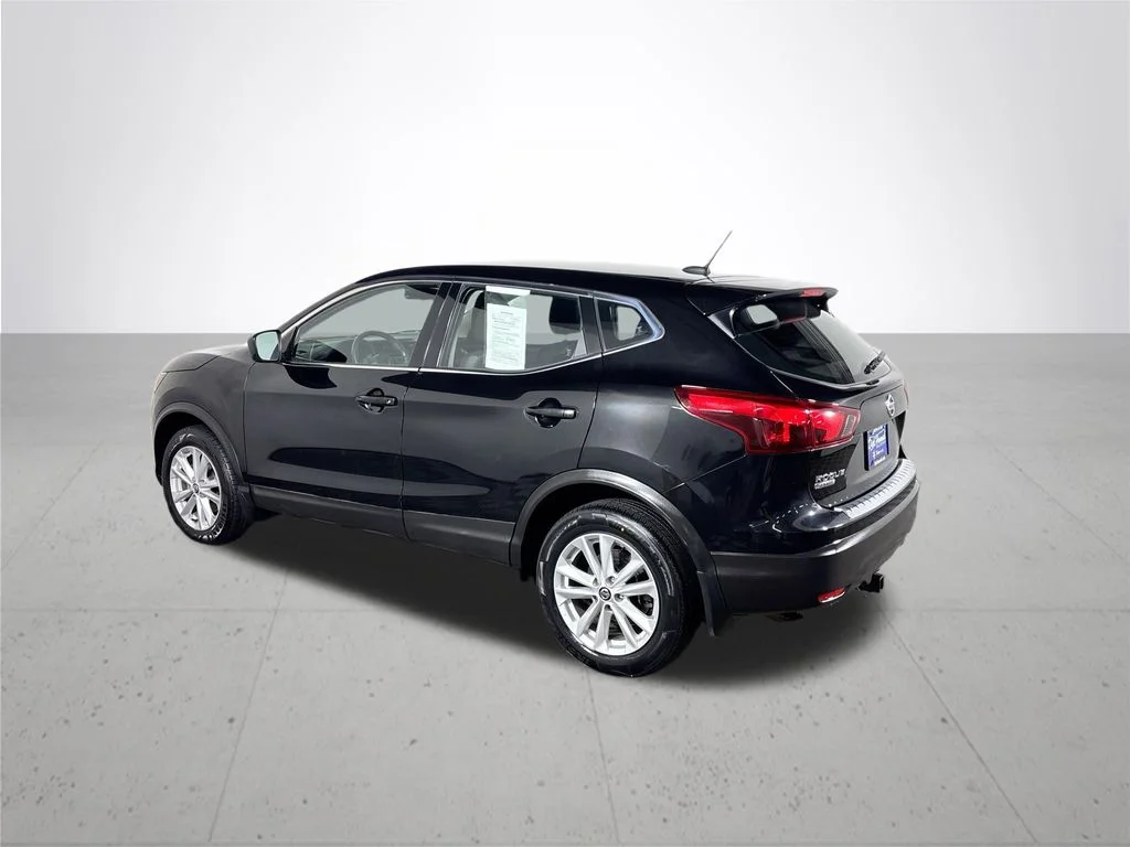 Used 2019 Black Nissan S image 8