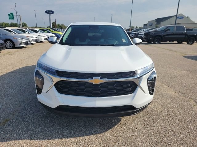 New 2026 Summit White Chevrolet LS image 17