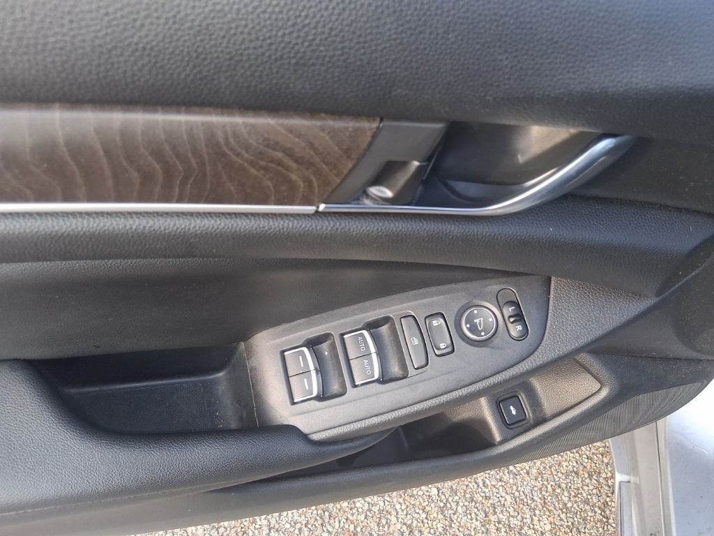 Used 2019 Black Honda EX image 8