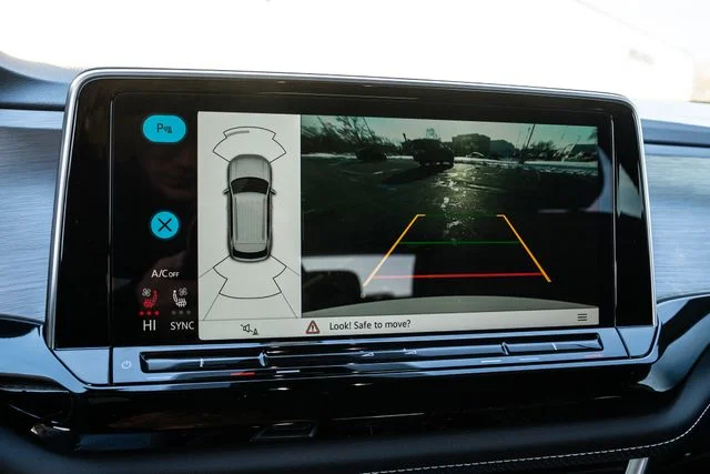 Used 2026 White/off-white Volkswagen 2.0T SE w/Technology image 31
