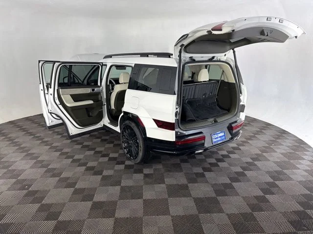 Used 2025 White Hyundai Calligraphy image 20
