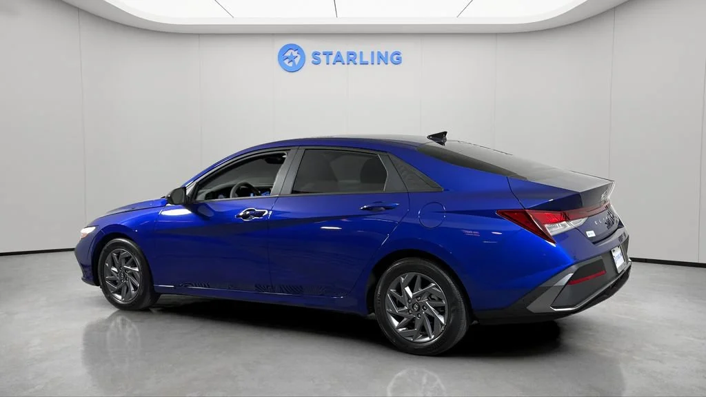 Used 2024 Blue Hyundai SEL image 4