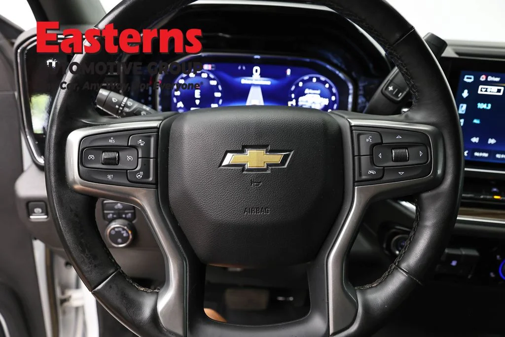 Used 2025 White Chevrolet LT image 10