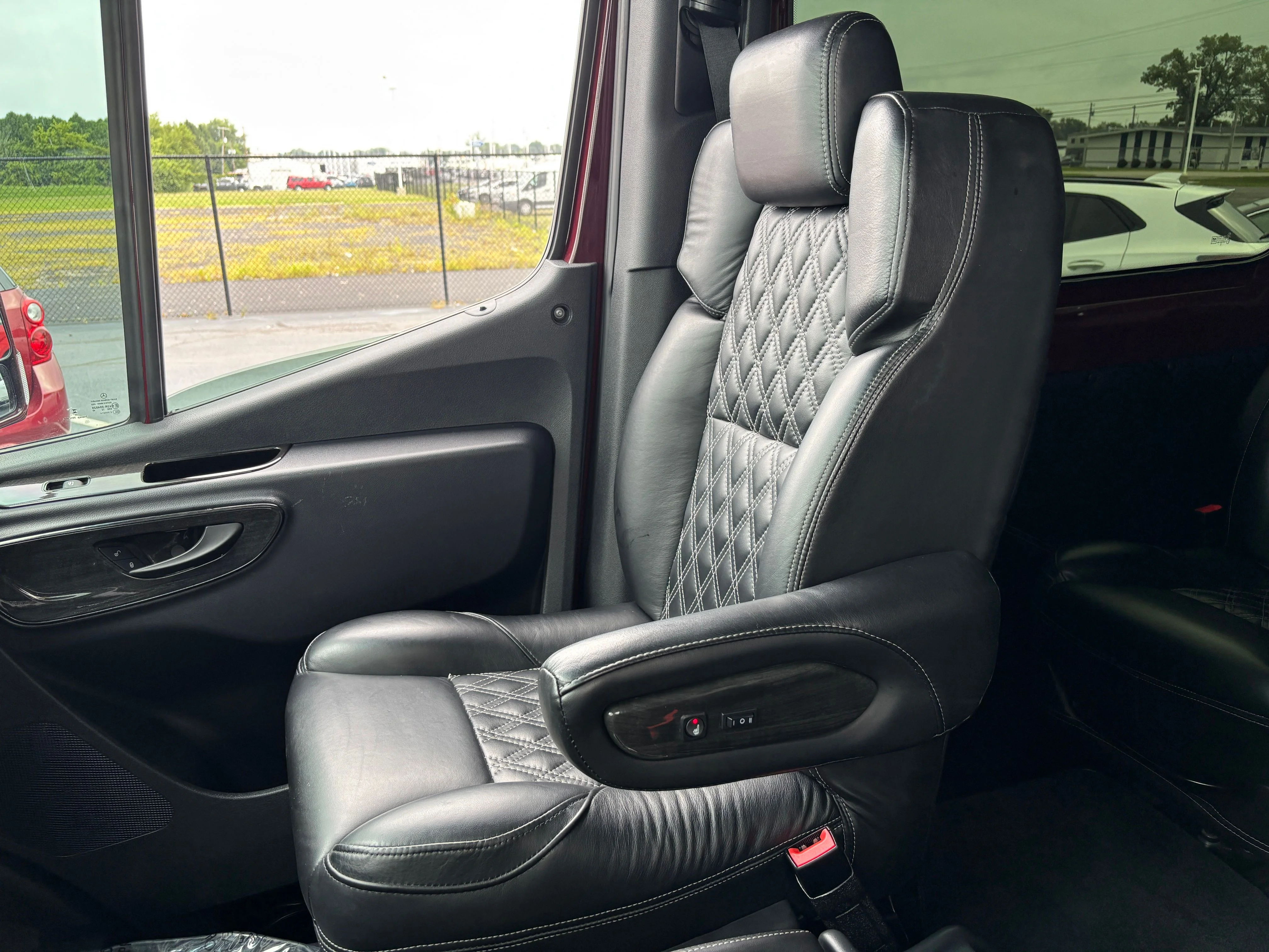 Used 2024 Maroon Mercedes-Benz Explorer Limited SE image 41