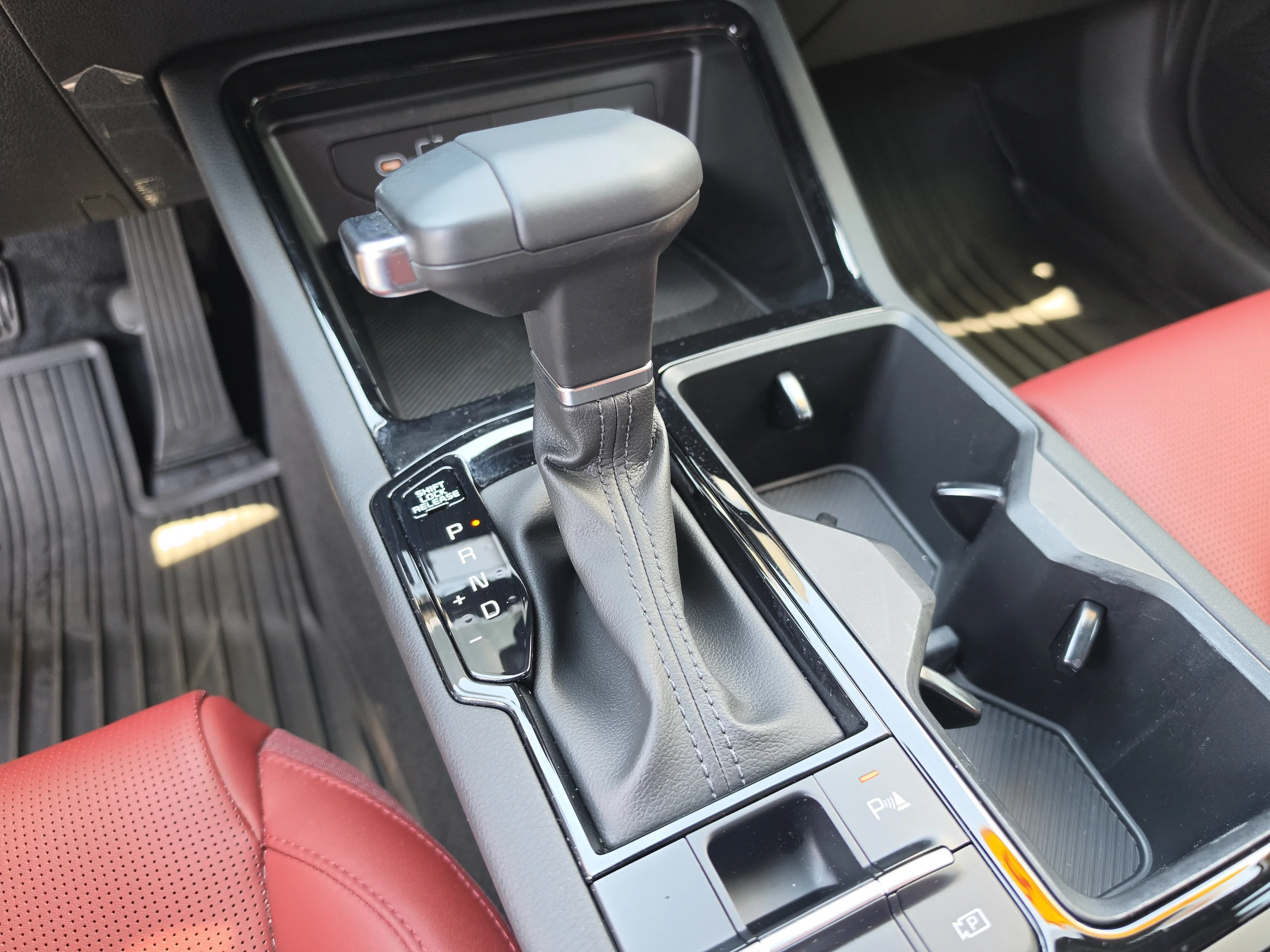 Used 2025 Wolf Gray Kia GT-Line image 32