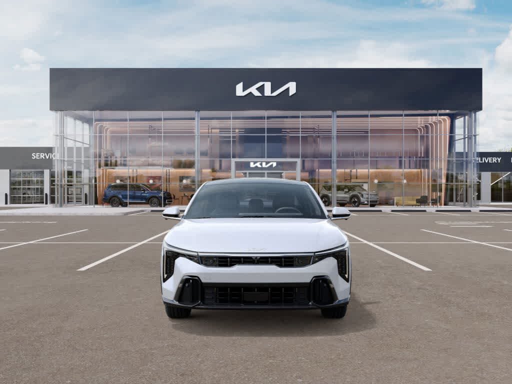 2025 Kia K4 GT-Line Turbo - Photo 2