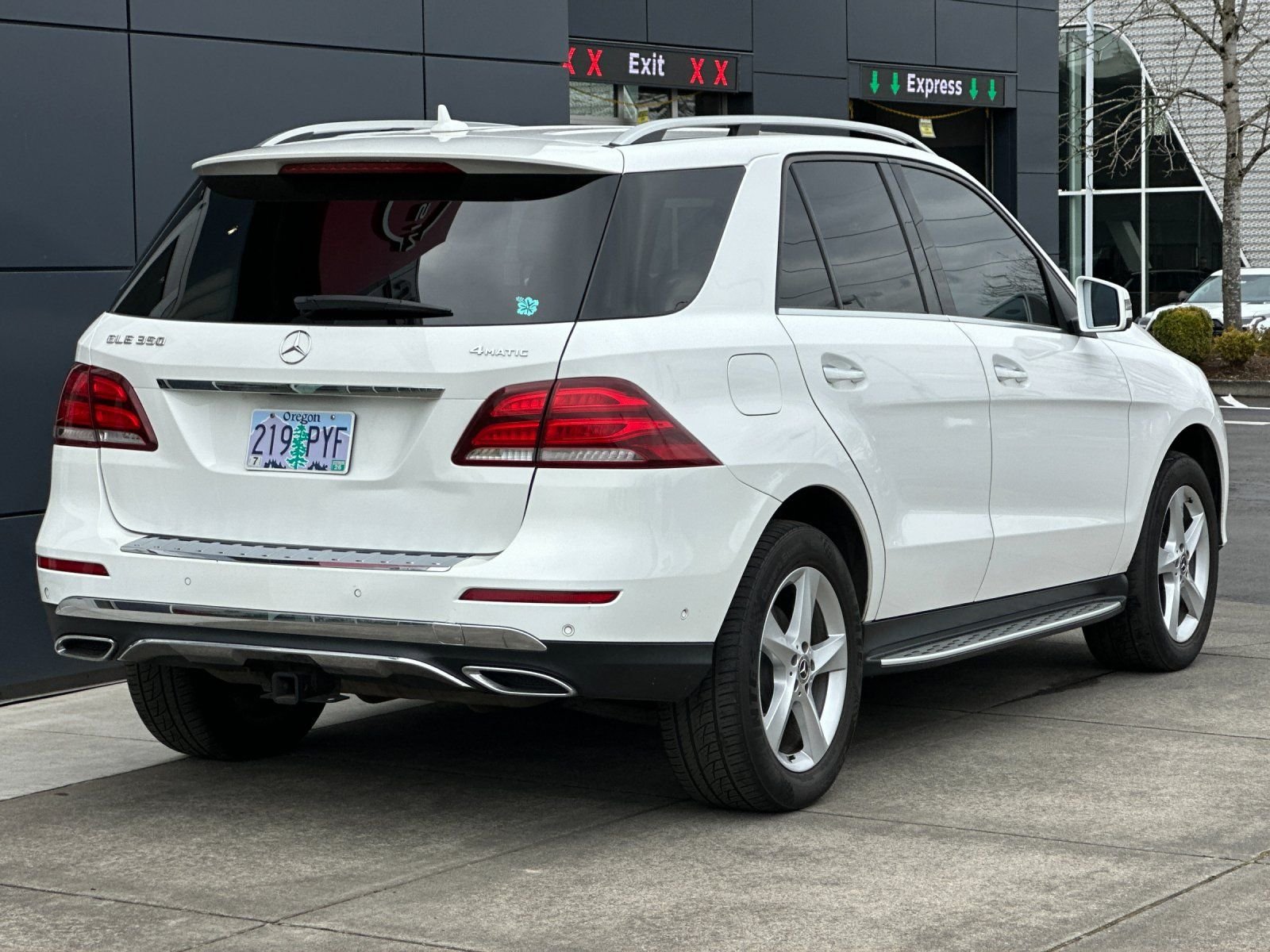 Used 2018 White Mercedes-Benz GLE 350 image 2