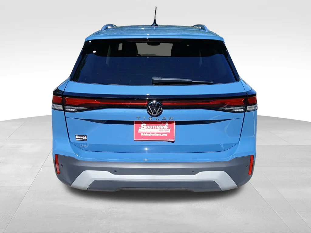Certified Used 2026 Blue Volkswagen SE image 4