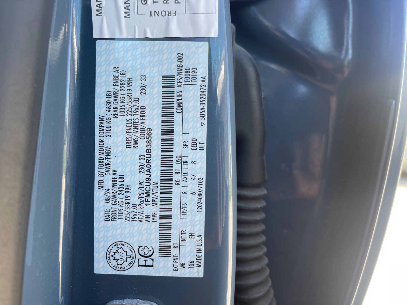 Used 2024  Ford Platinum image 32