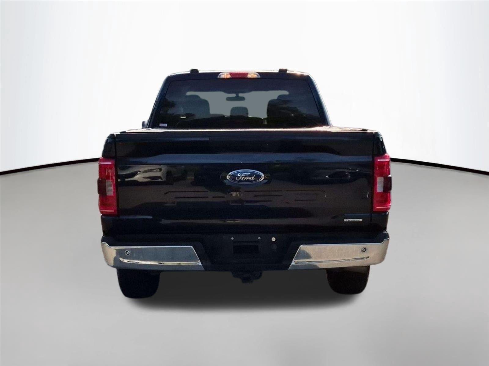 Used 2022 Antimatter Blue Metallic Ford XLT image 4