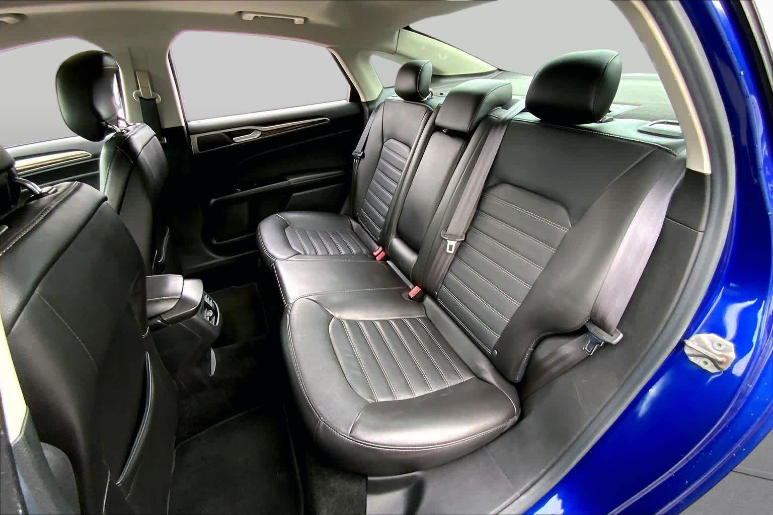 Used 2013 Deep Impact Blue Ford SE image 21