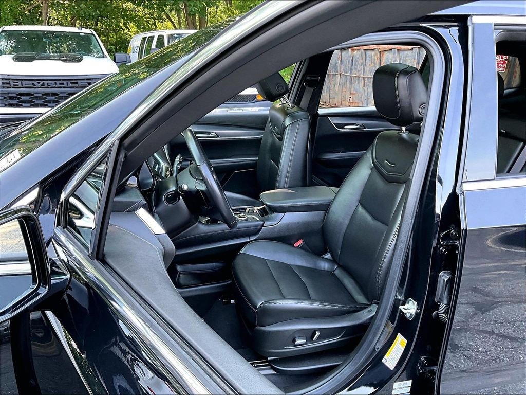 Used 2024 Black Cadillac Luxury image 10