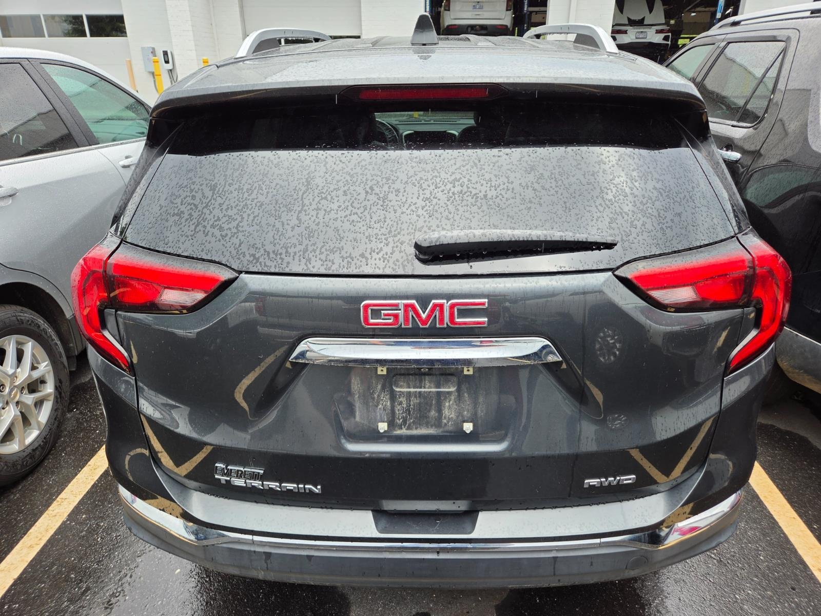 Used 2021 GRAPHITE GRAY METALLIC GMC SLT image 6