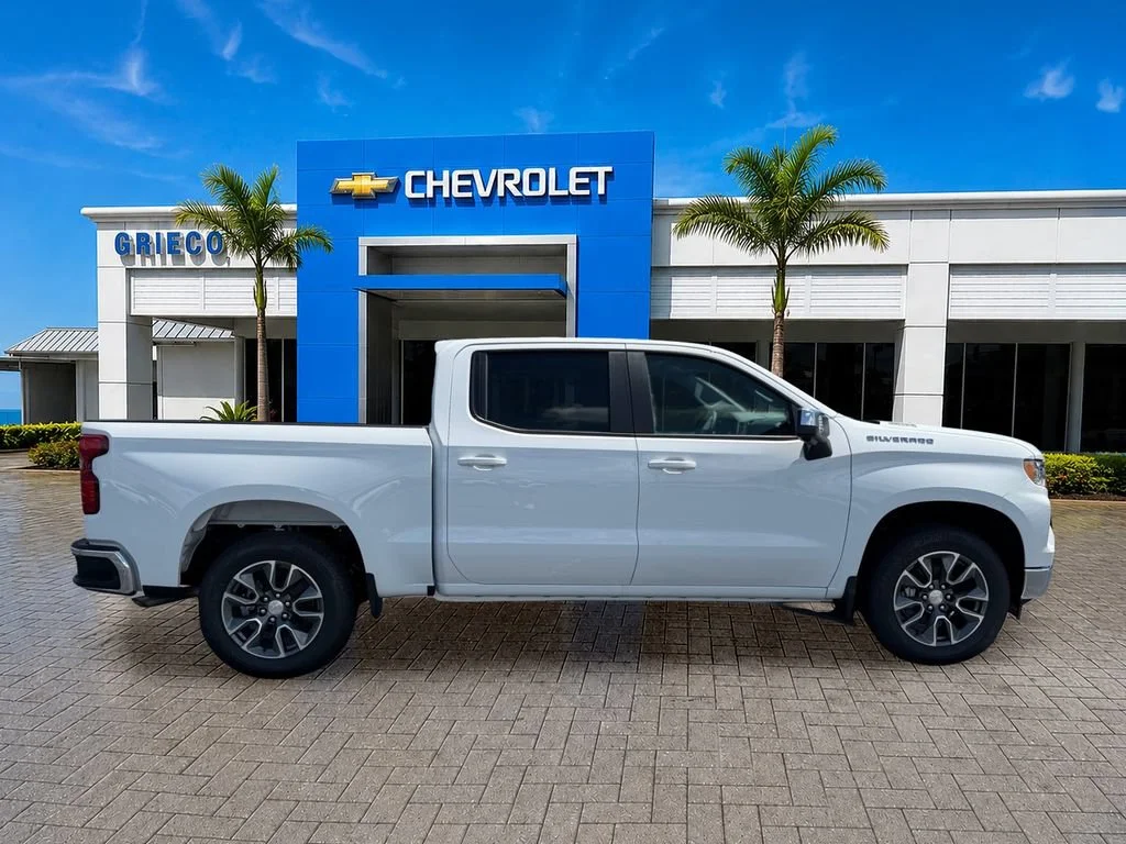 New 2026 Summit White Chevrolet LT image 8