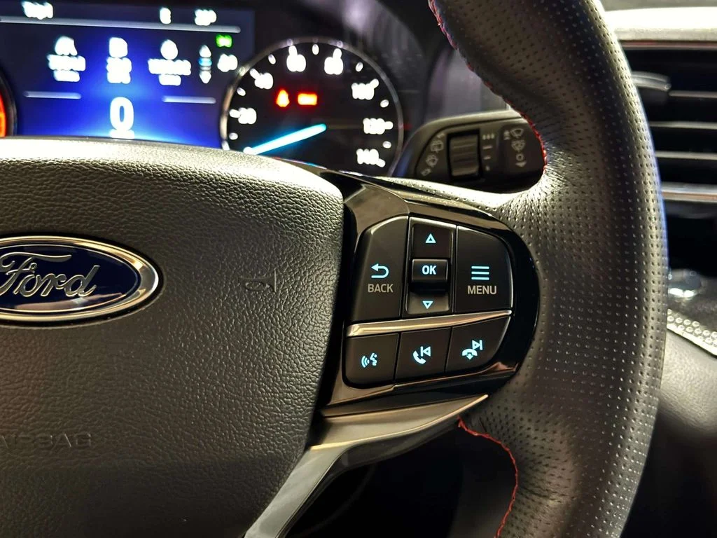 Used 2022 Agate Black Metallic Ford ST-Line image 17
