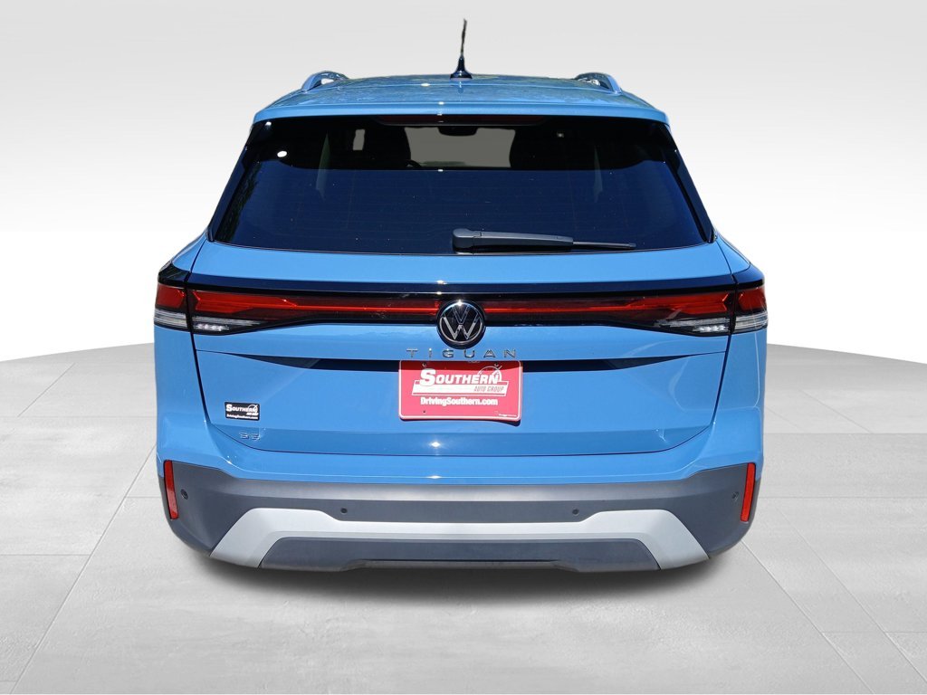 Used 2026 Blue Volkswagen SE image 4