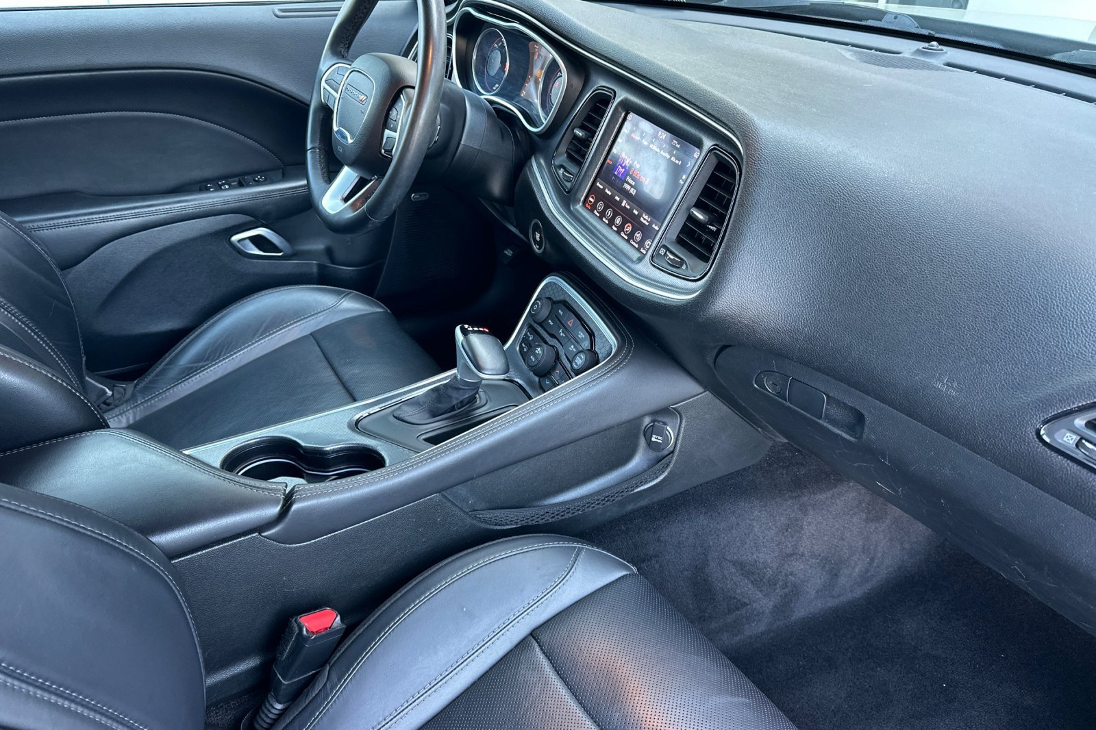 Used 2018 Destroyer Gray Clearcoat Dodge SXT Plus image 15