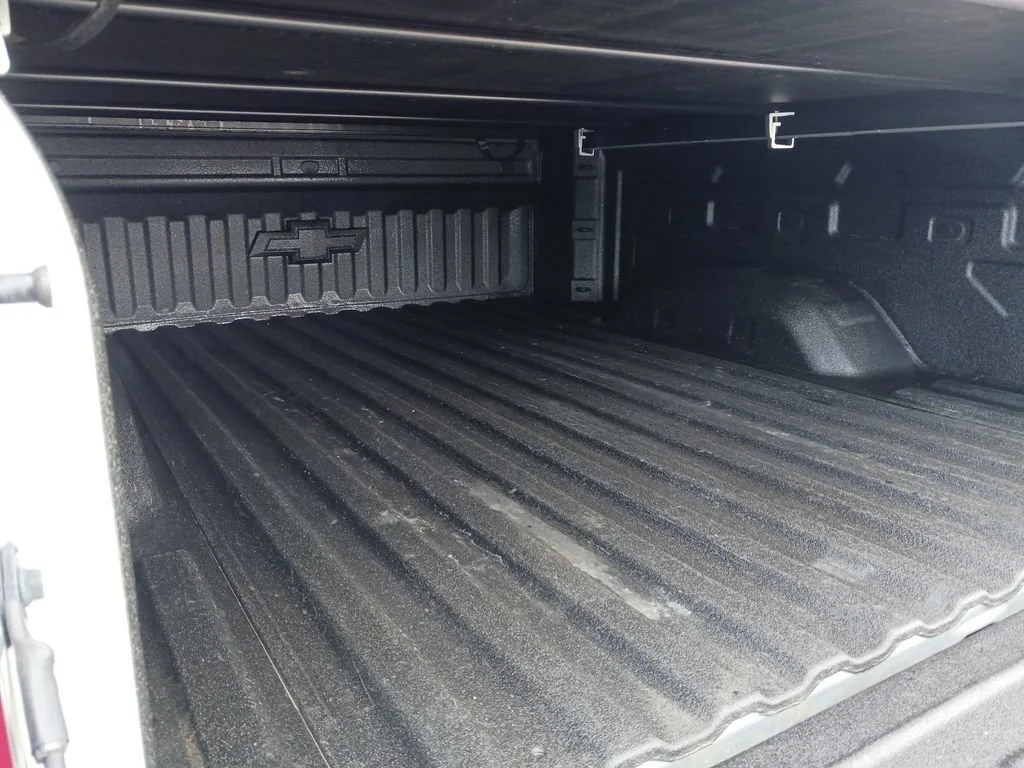 Used 2022 Silver Ice Metallic Chevrolet LTZ image 31