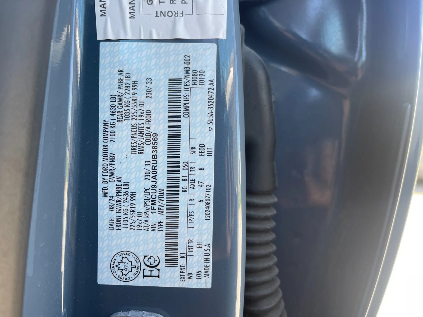 Used 2024  Ford Platinum image 32
