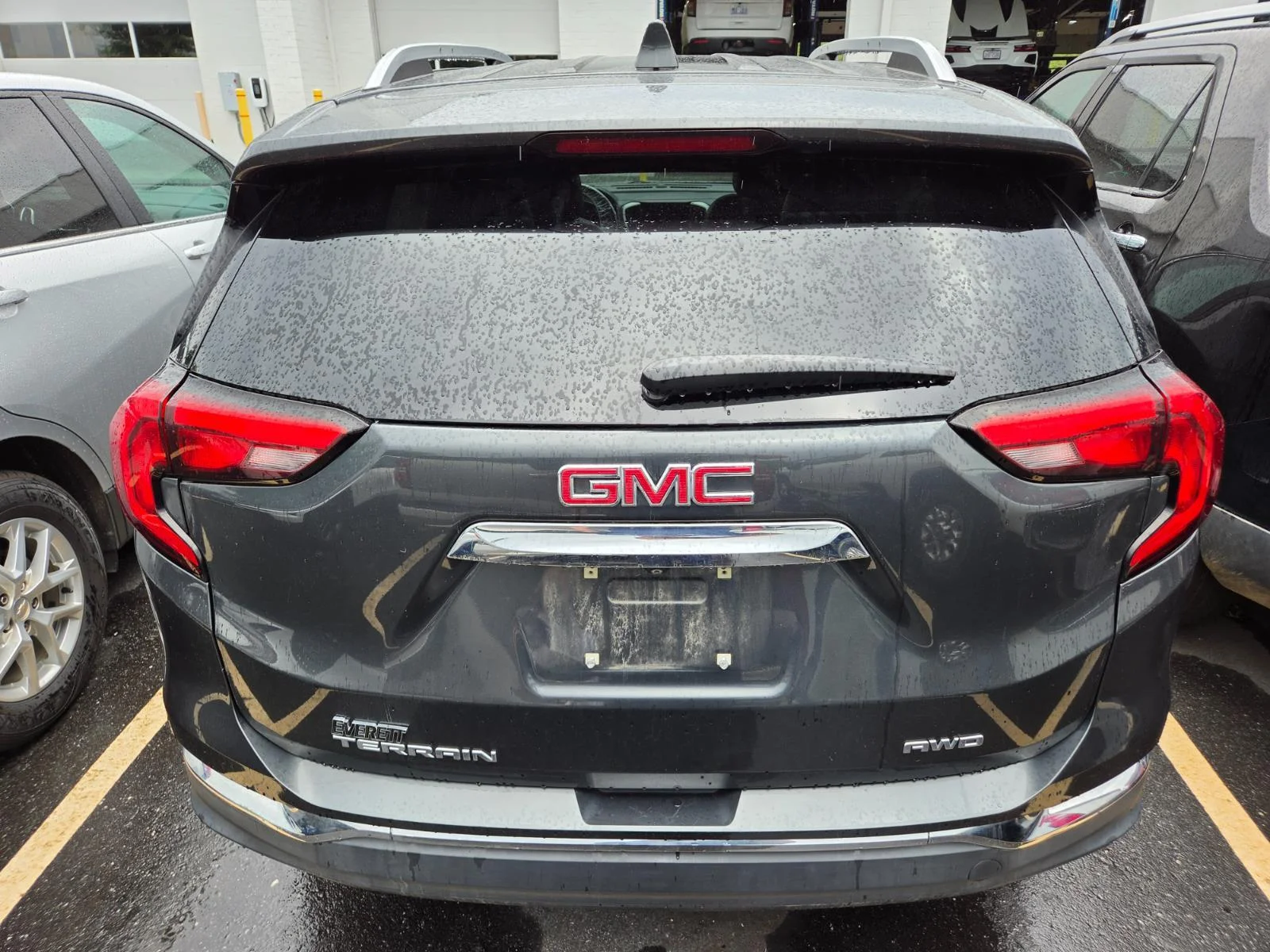 Used 2021 GRAPHITE GRAY METALLIC GMC SLT image 6