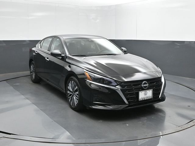 Used 2025 Black Nissan 2.5 SV image 26