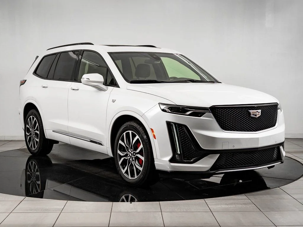 Used 2023 White Cadillac Sport image 5