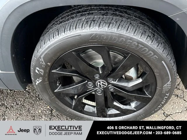 Used 2023 Gray Volkswagen 1.5T SE image 7